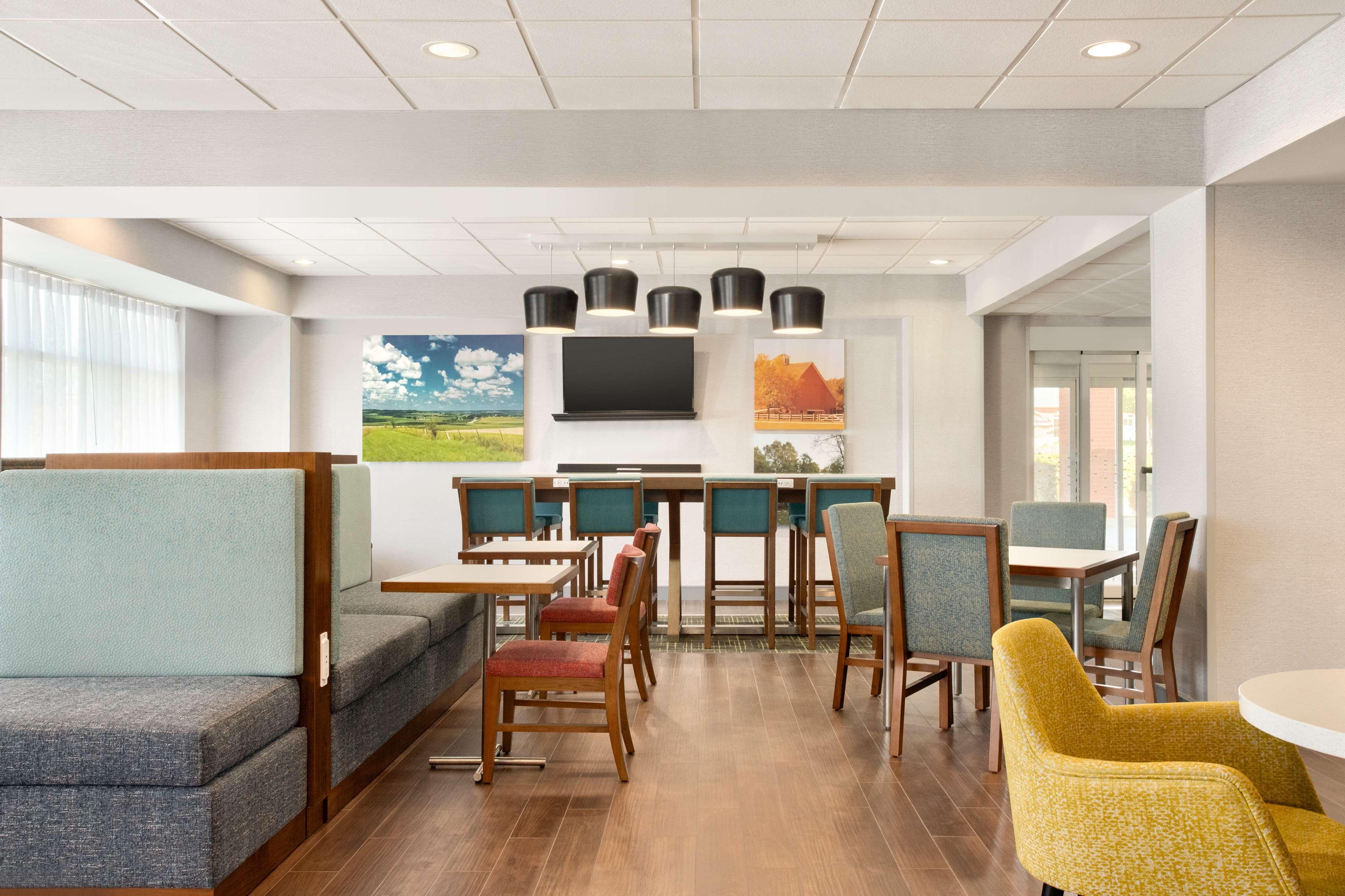 Hampton Inn St. Louis-Columbia Millstadt Junction Экстерьер фото
