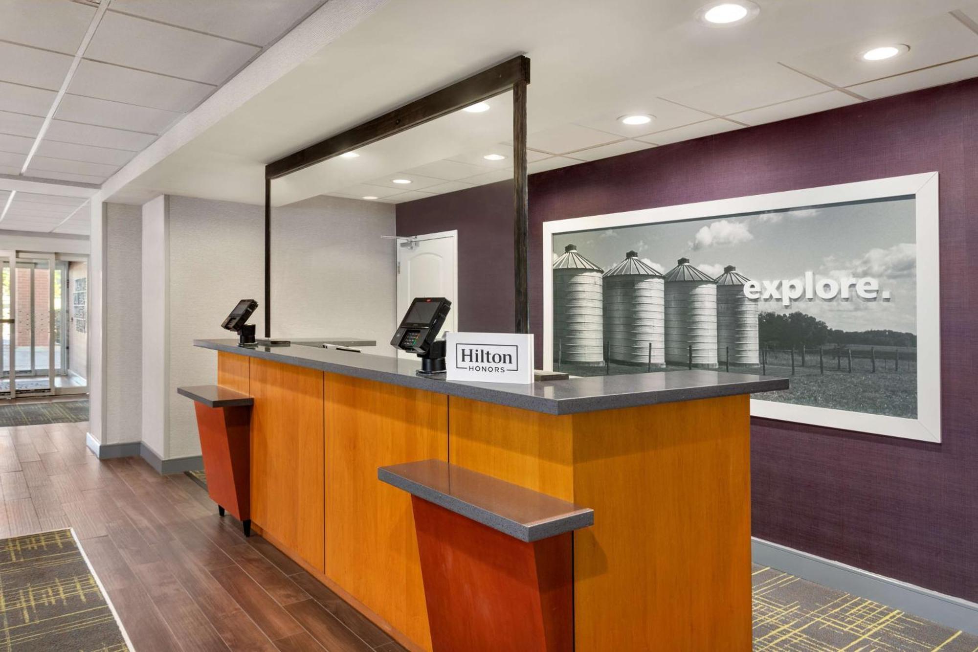 Hampton Inn St. Louis-Columbia Millstadt Junction Экстерьер фото