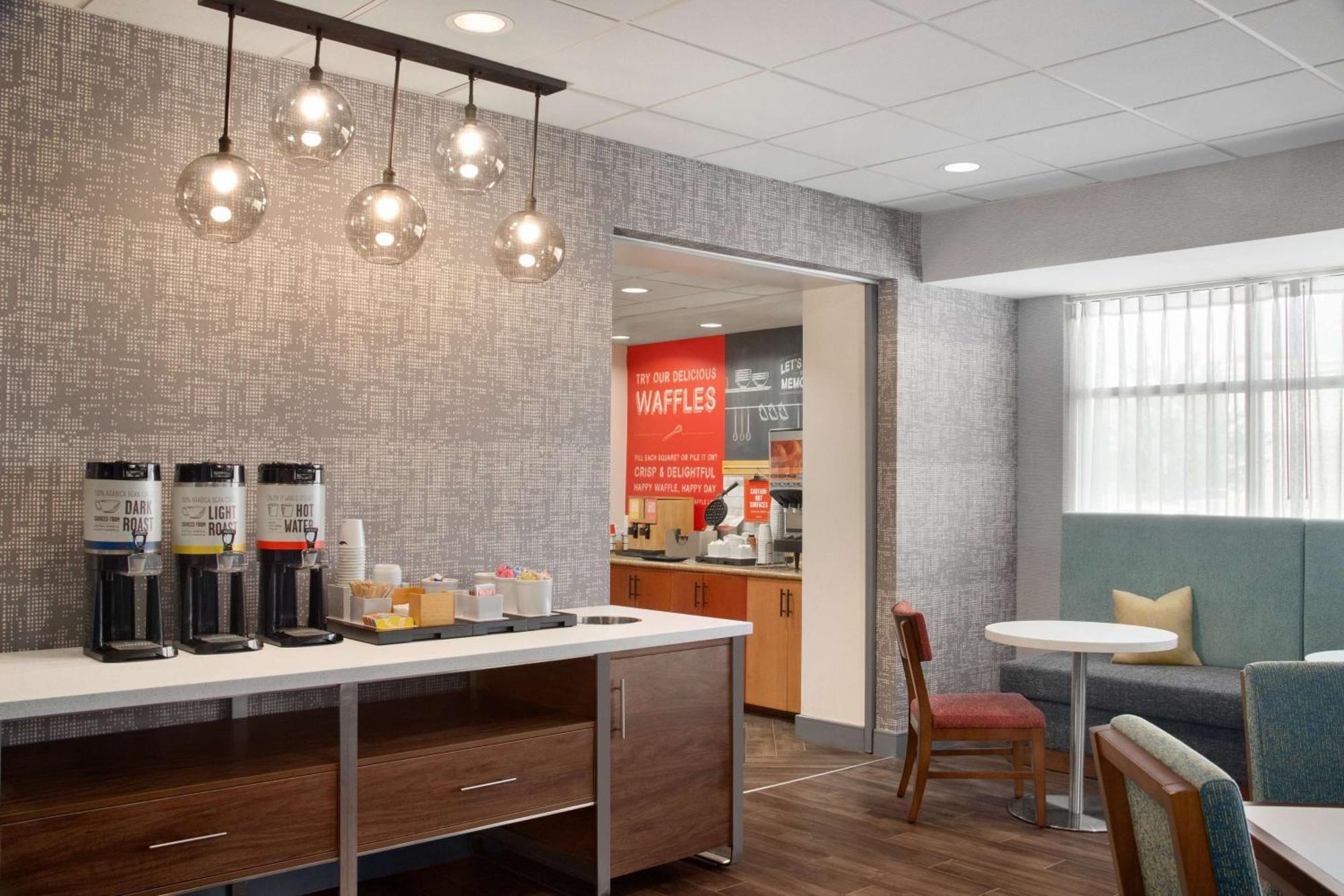Hampton Inn St. Louis-Columbia Millstadt Junction Экстерьер фото
