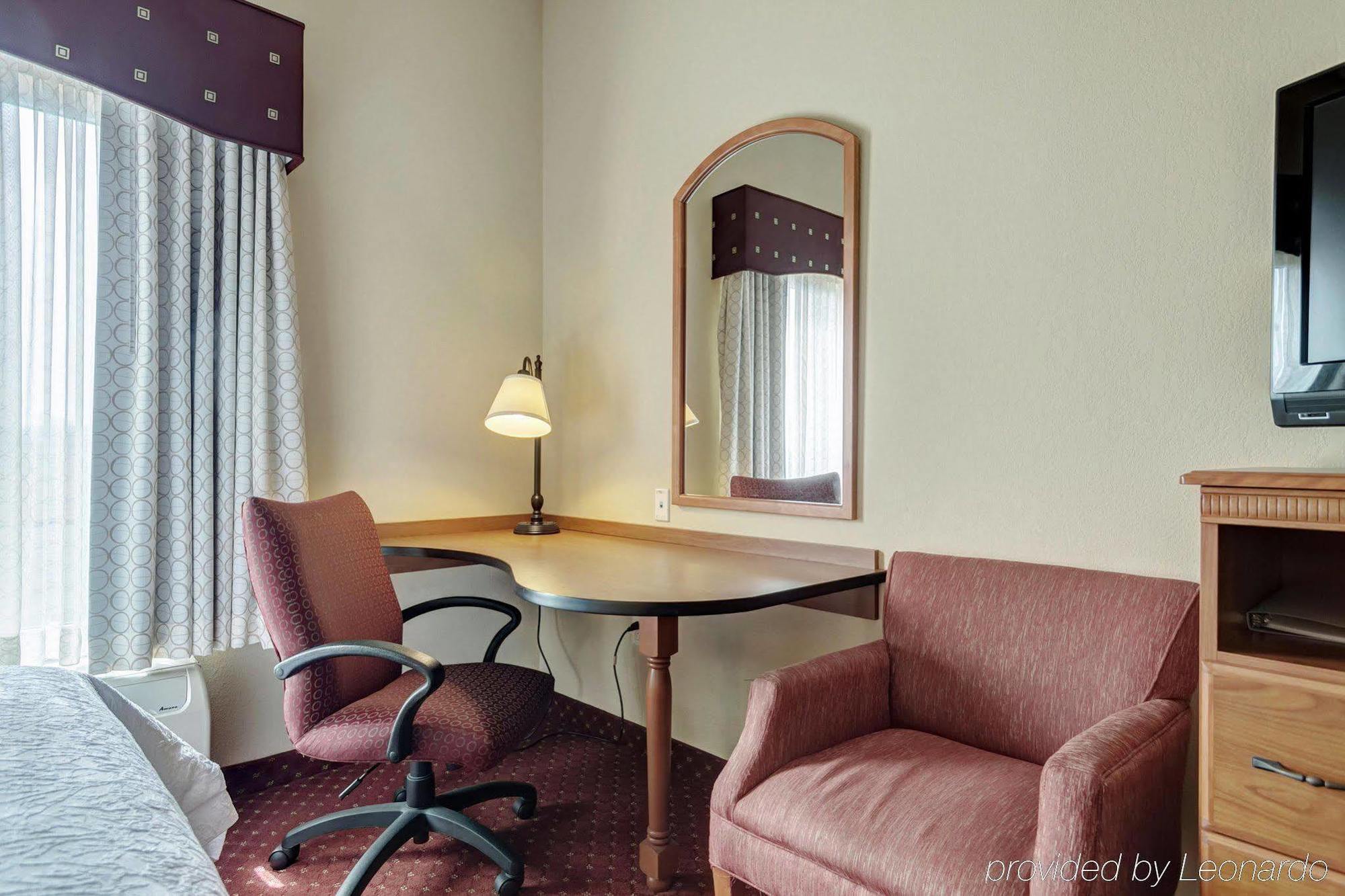 Hampton Inn St. Louis-Columbia Millstadt Junction Экстерьер фото