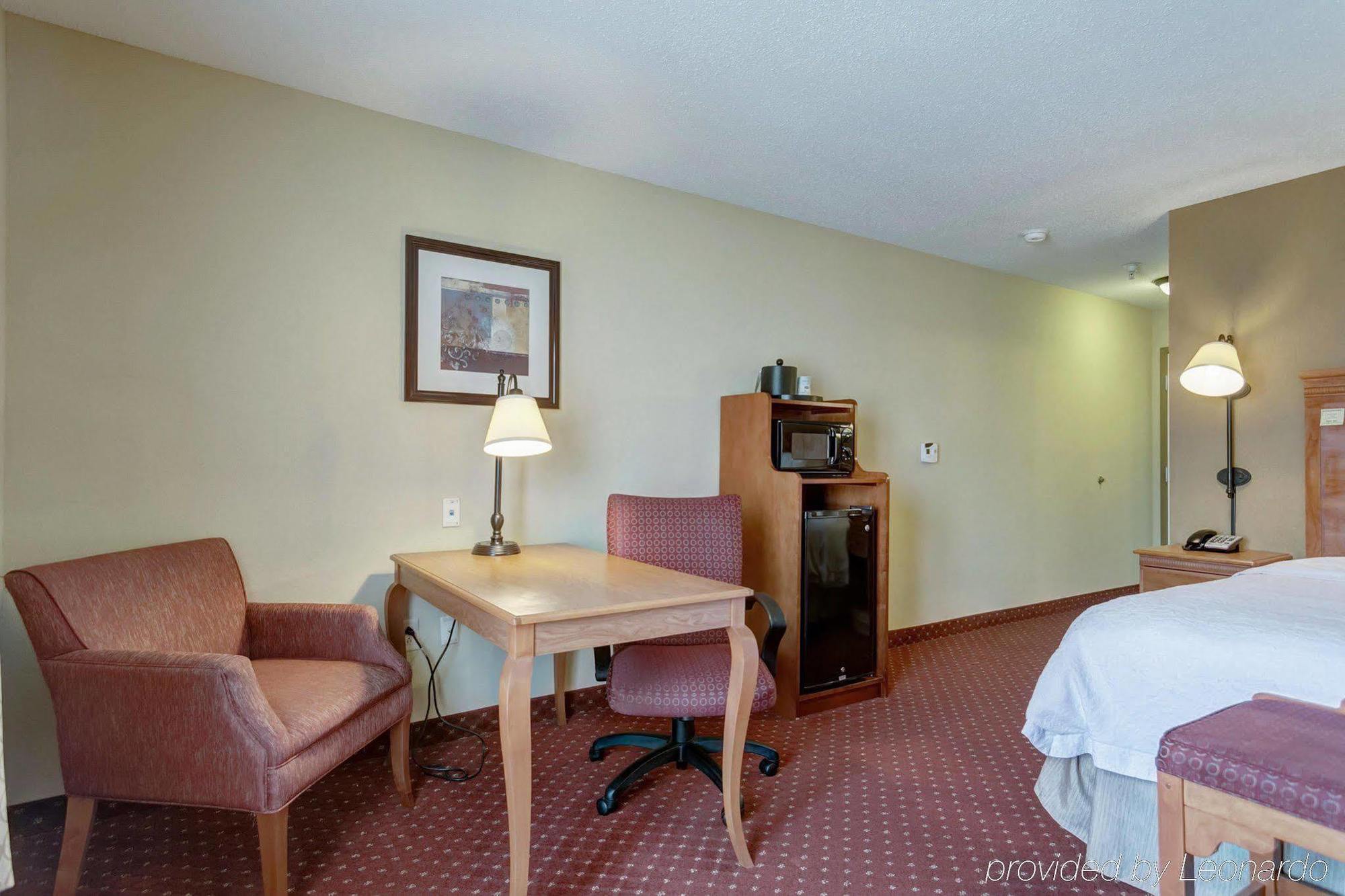 Hampton Inn St. Louis-Columbia Millstadt Junction Экстерьер фото
