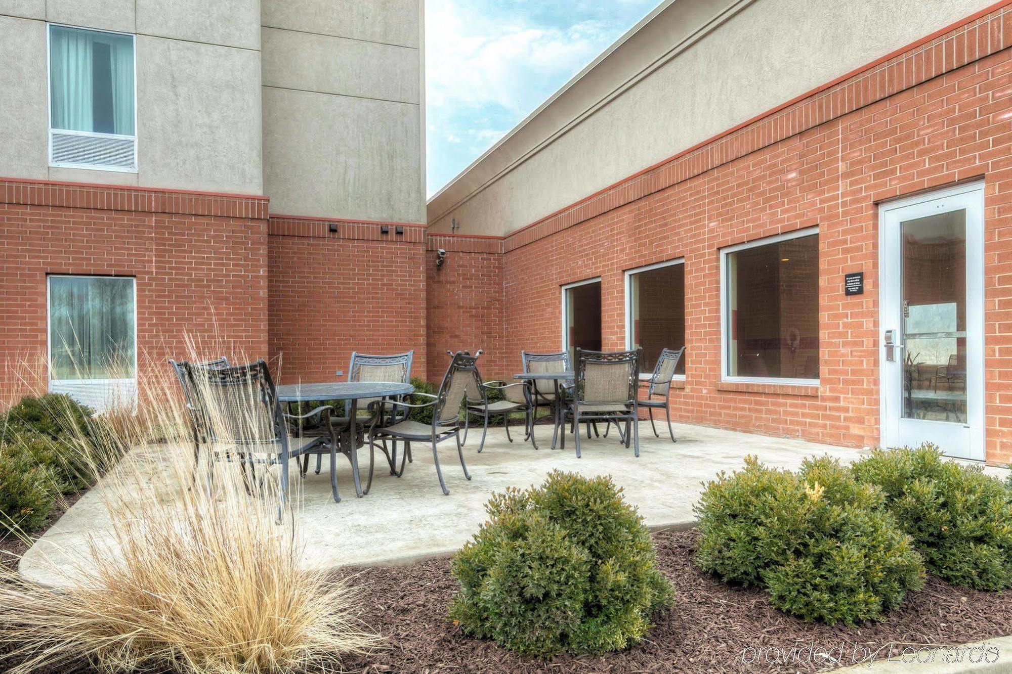 Hampton Inn St. Louis-Columbia Millstadt Junction Экстерьер фото